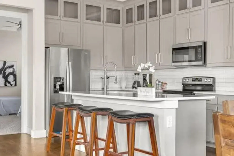 Trinity Groves Retreat Large Modern 5 BR Home