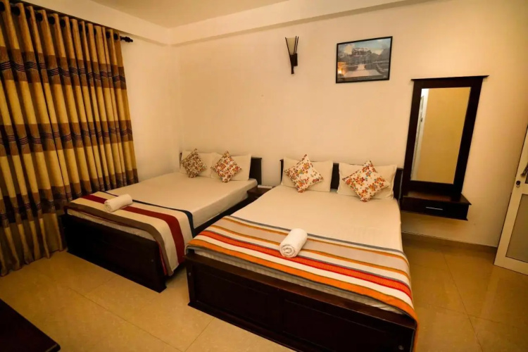 Airport 4 Season Hotel
