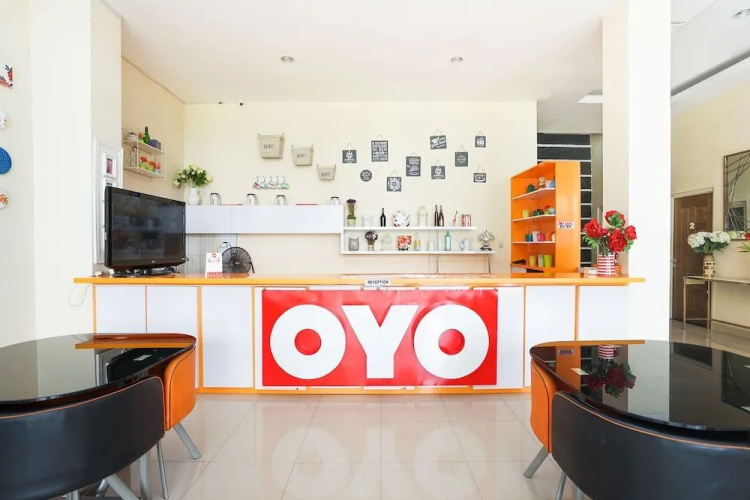 OYO 221 Pratisarawirya