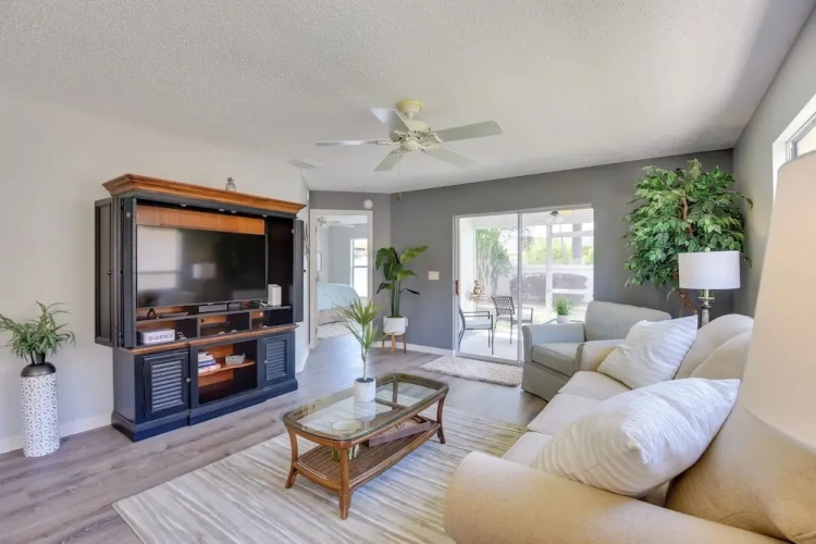 2 Bedrooms Villa