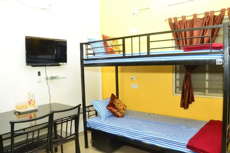 Tranquil AC Luxury Hostel