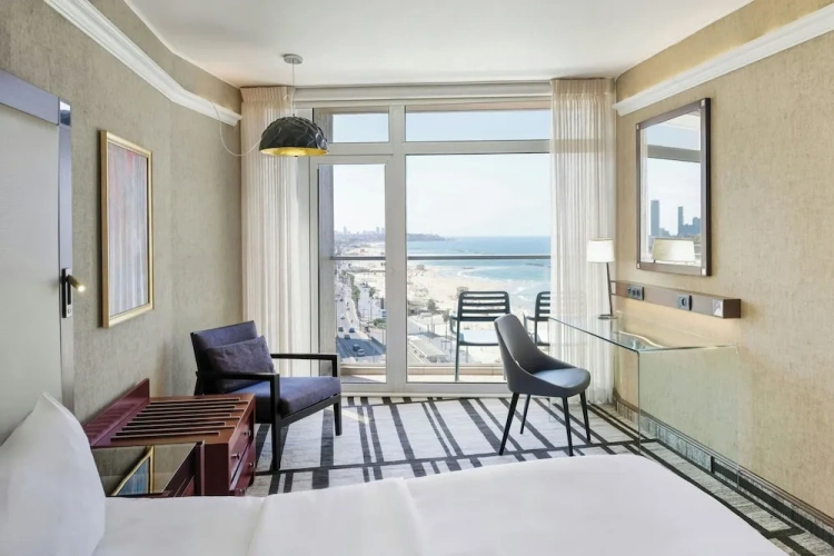 Deluxe Twin room with balcony and with sea view