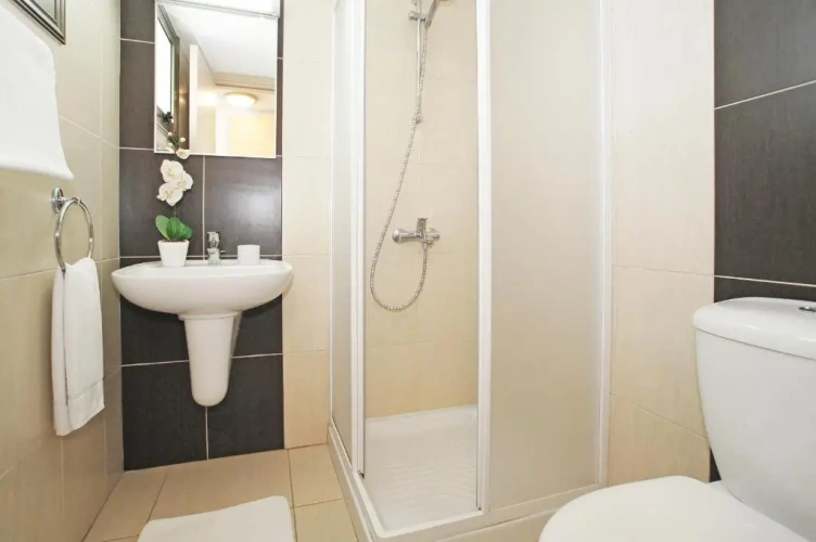 2 Bedrooms Villa