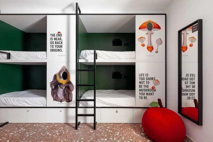 2060 The Newton Hostel & Market