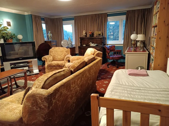 Lowri Cottage Hotel