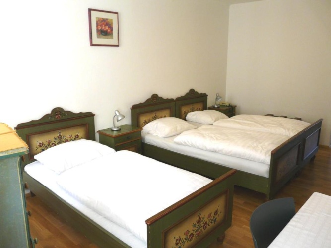Standard Triple room