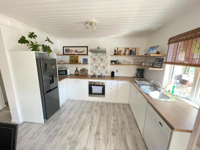 3 Bedrooms Apartment