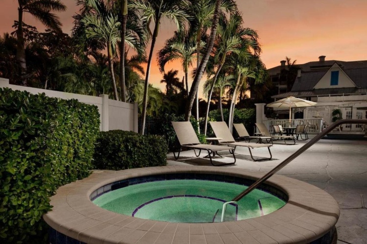 Olde Marco Island Inn & Suites photo 11