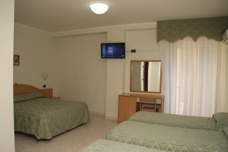 Standard Quadruple room