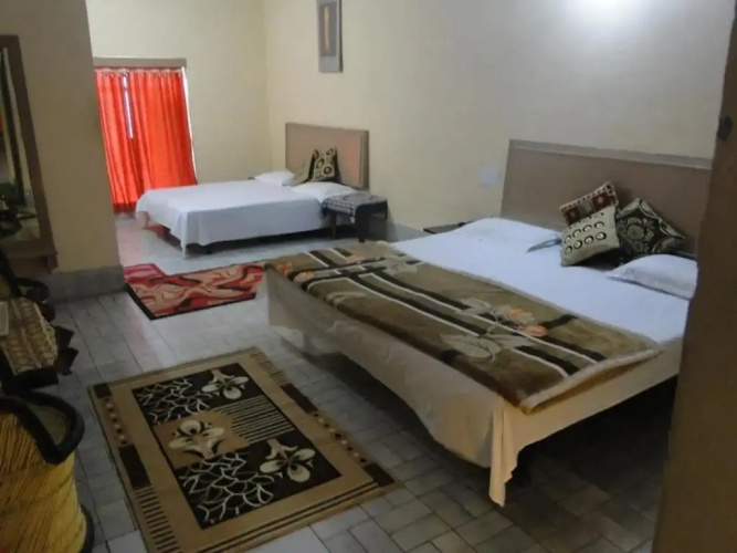 Hotel Parash New