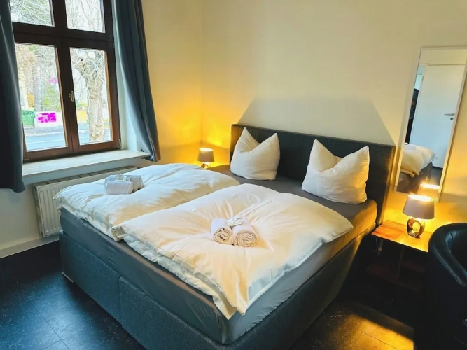 Standard Triple room with city view