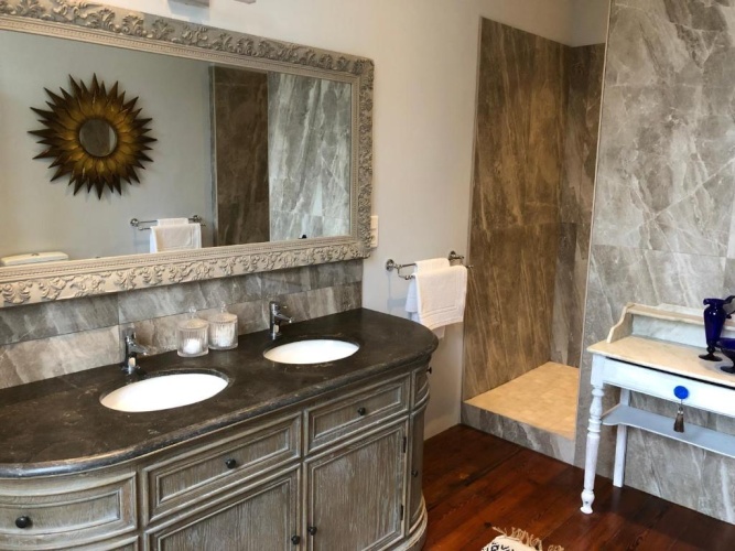 Deluxe Double Suite