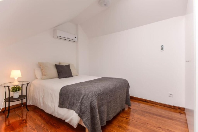 3 Bedrooms Apartment
