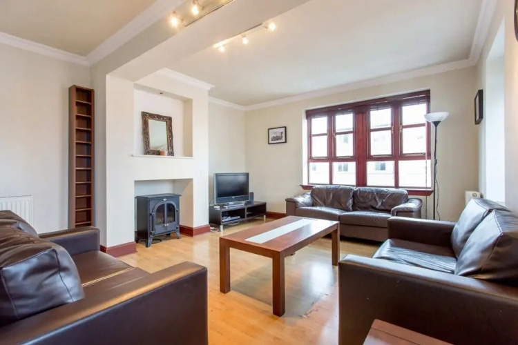 2 Bedroom Home By Leiths Shore