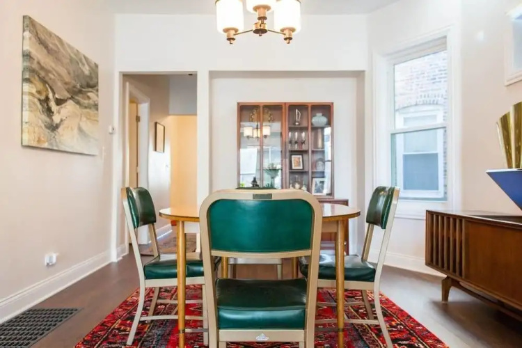 Chic Logan Pad - Modern Meets Retro