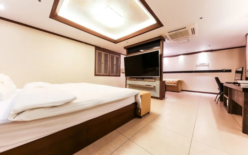 Hotel J-TOP Cheonan