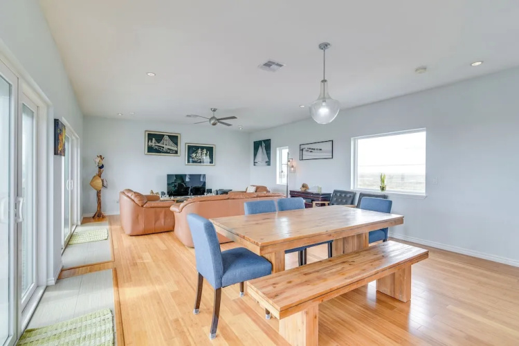 Bbqs + Decks: Oceanfront Surfside Beach Home