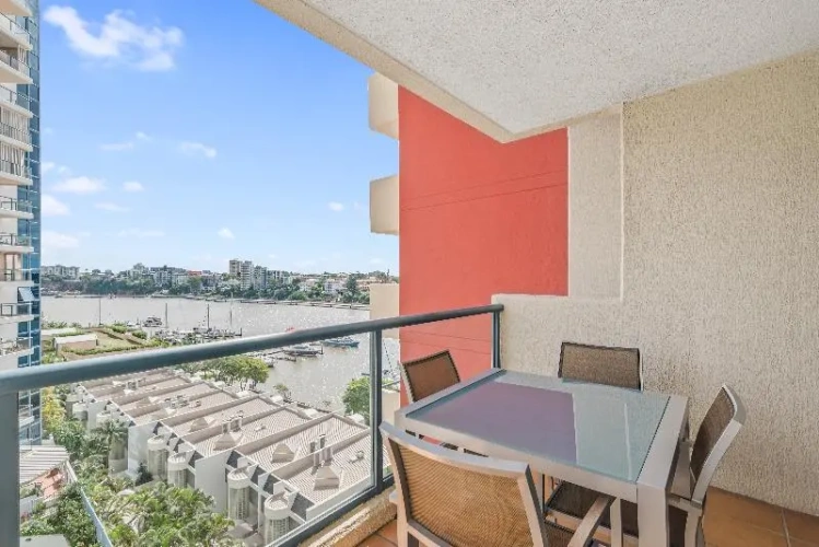1 Bedroom Apartment with balcony