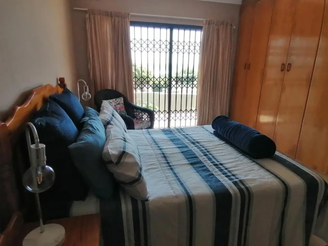 4 Bedrooms Cottage