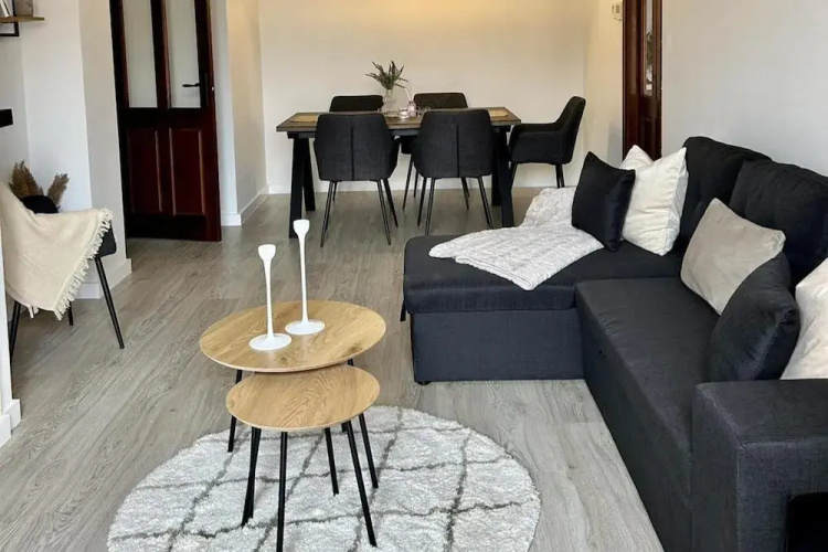 Hancinda Sleeps 4 With Free Parking
