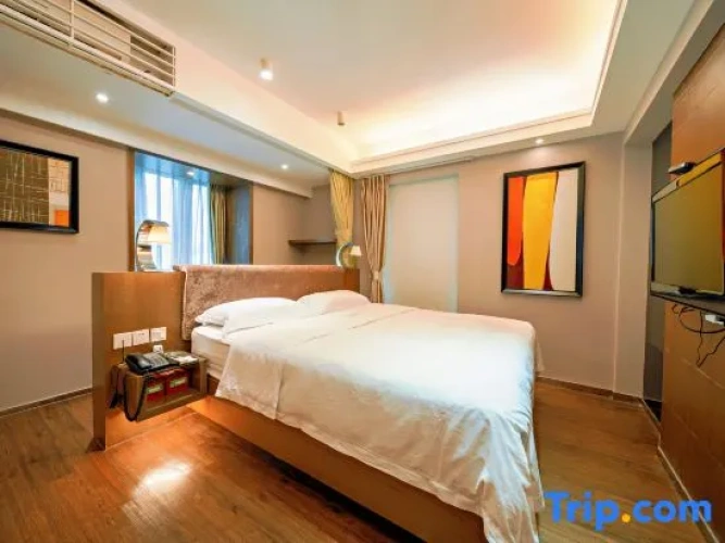 1 Bedroom Apartment with balcony and with view
