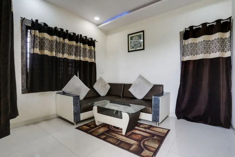 FabHotel Blue Star
