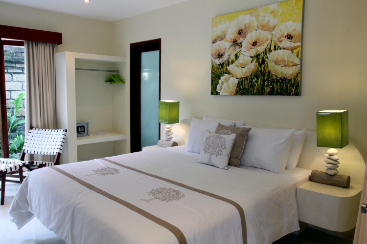 2 Bedrooms Villa