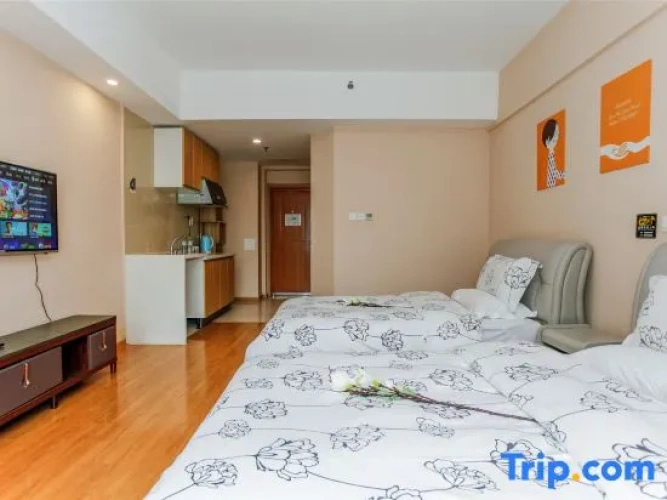 Standard Twin room with city view