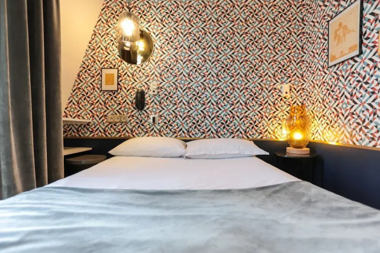 Oops Design Hostel