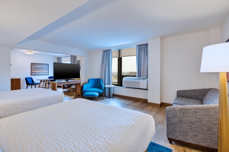 Quadruple Suite