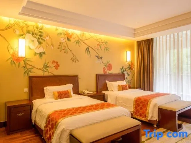 Superior Twin room with garden view