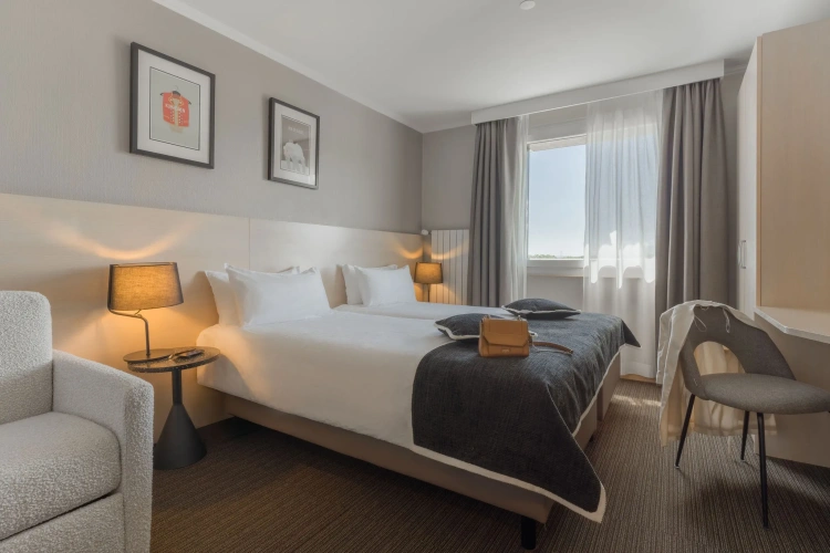 Standard Triple room