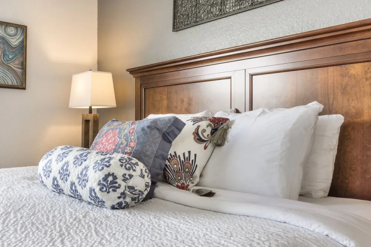 Casa Maria Luxurious 3 Bedroom Condo by RedAwning