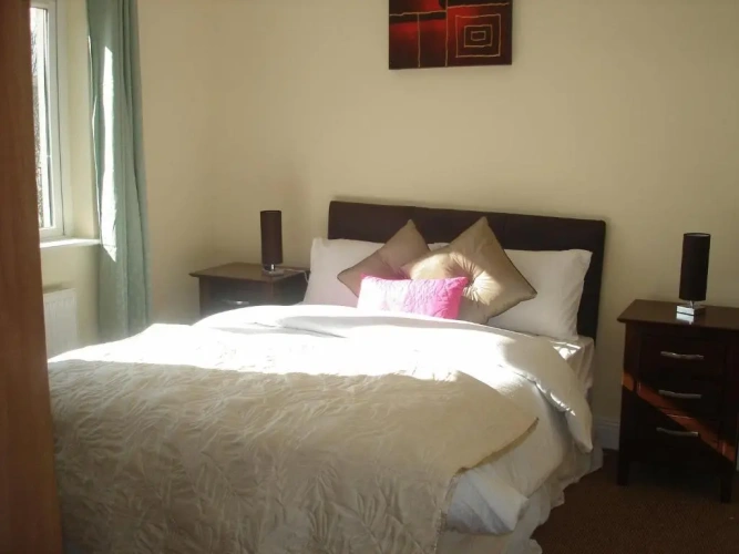 4 Bedrooms Cottage