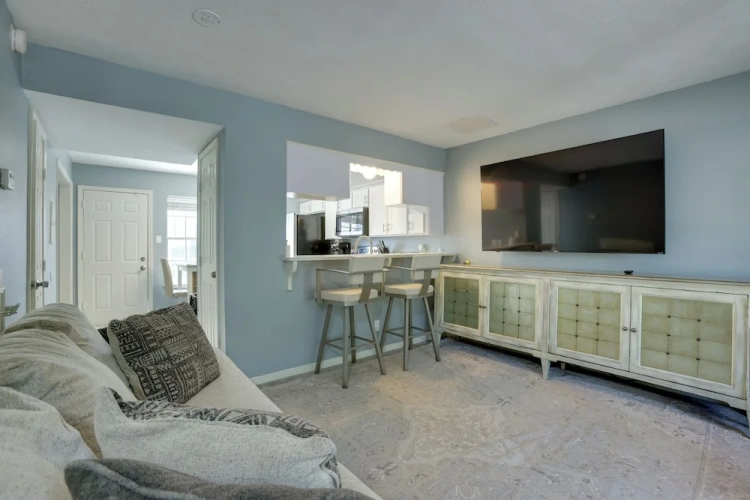 2 Bedrooms Apartment