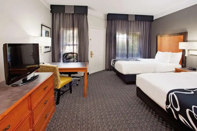 # 941 La Quinta Inn & Suites