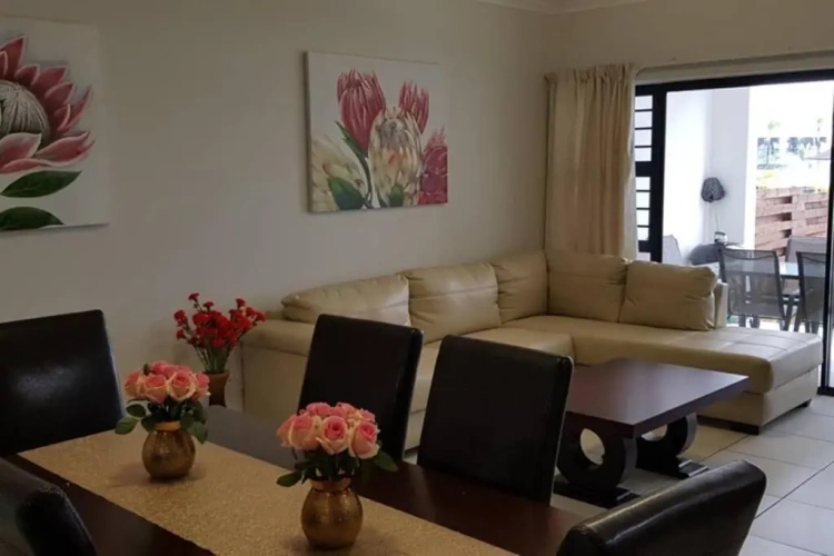 3 Bedrooms Apartment