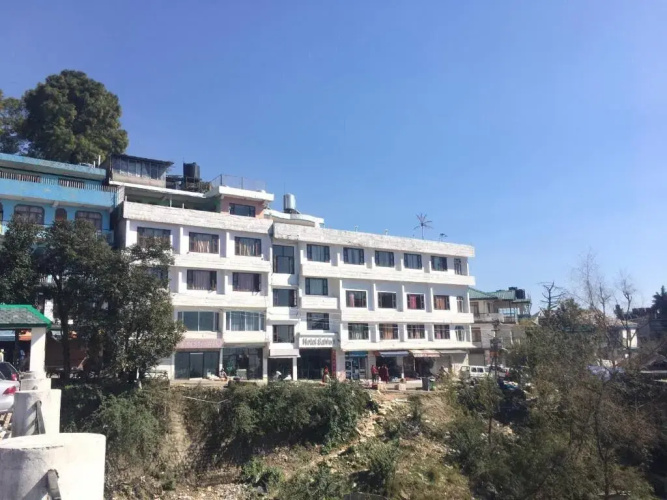 WOWSTAYZ Hotel Sahiwa
