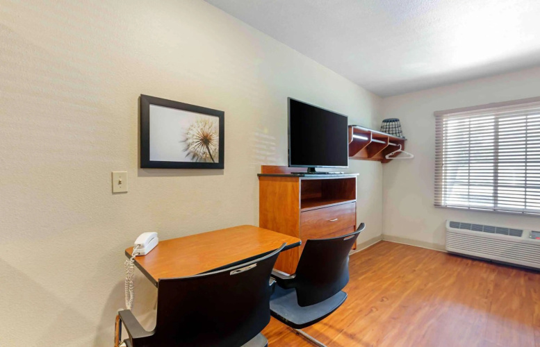 Extended Stay America Select Suites Fort Lauderdale Airport West photo 7