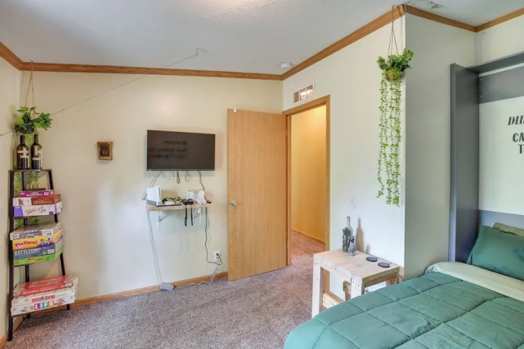 Modern Keystone Home: 4 Mi to Mount Rushmore!