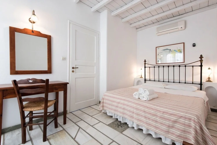 Apartment with balcony and with sea view