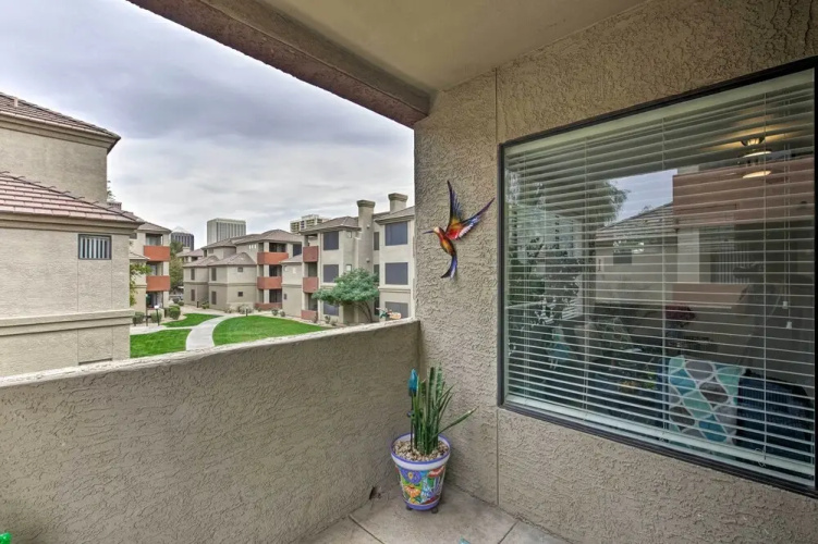 Modern Condo w/ Pool Access ~ 3 Mi to Dtwn Phoenix