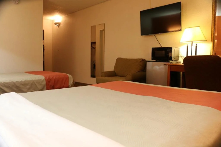 Ramada Tulsa Airport East
