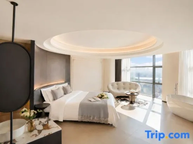 Standard Double room with city view