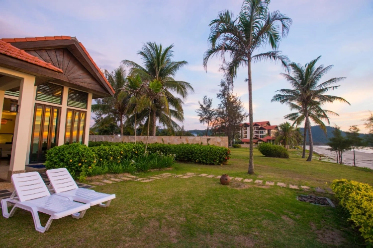 2 Bedrooms Villa beachfront
