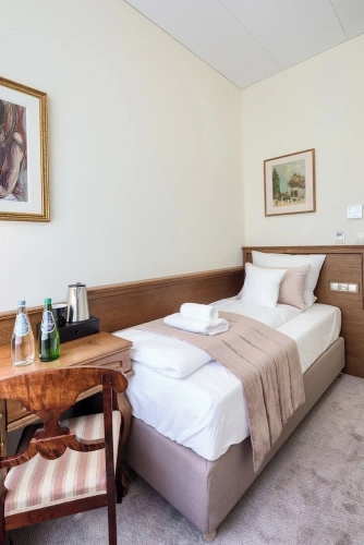 Standard Single room