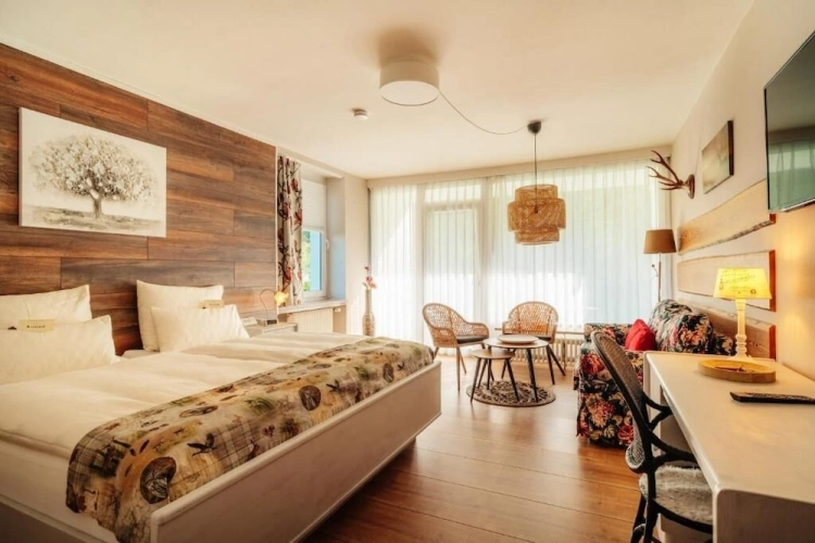 Superior Double room with balcony and with garden view