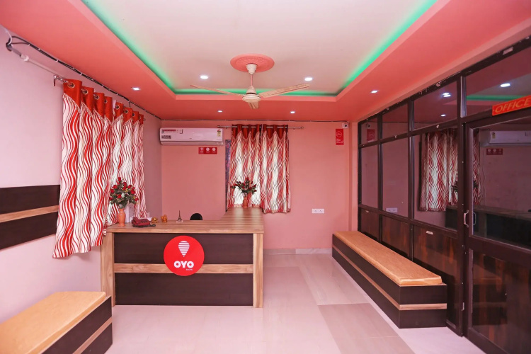 Shibani & Suhani By OYO Rooms