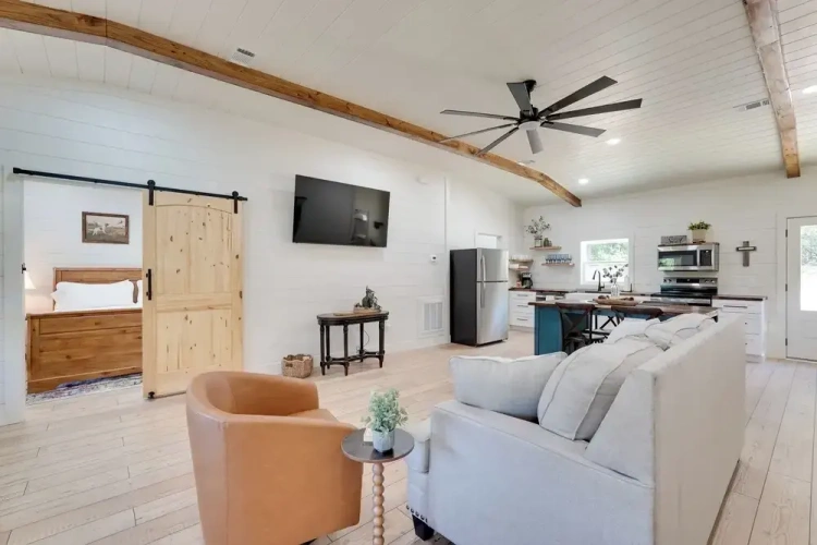2 Bedrooms Cottage
