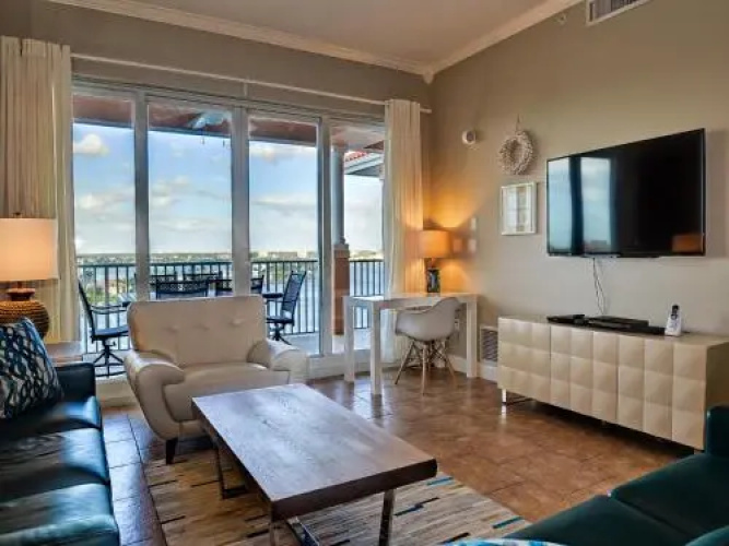 Harborview Grande 802